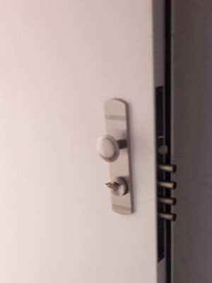 Porte blindée EP22 avec crochet blanc